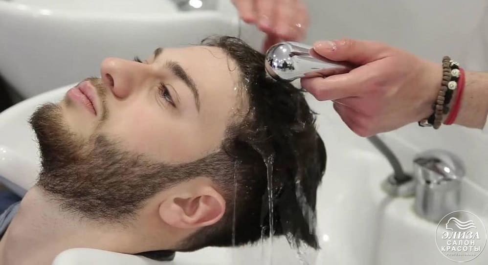 Мытье волос мужчине