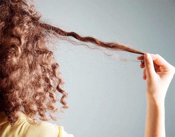 Как правильно ухаживать за волнистыми и кудрявыми волосами: правила кудрявого метода