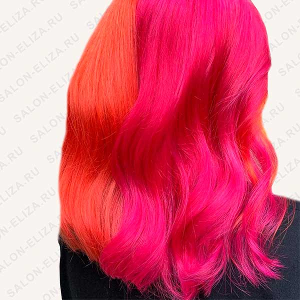 Кораллово-красные и пурпурные волосы наполовину